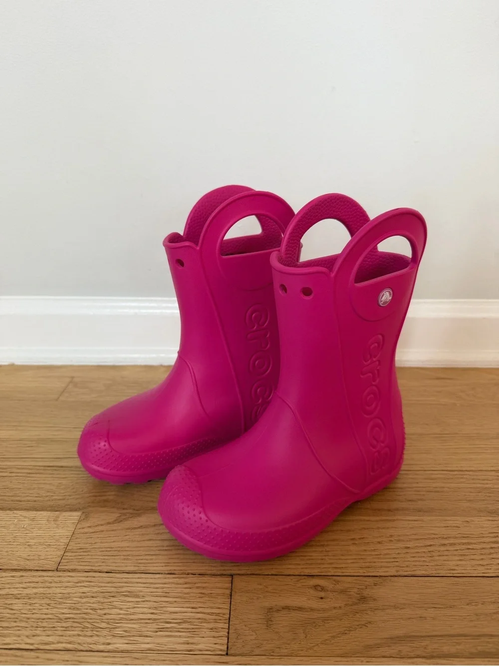 NEW Crocs Handle It Rain Boots Kids J1 Bright Pink Waterproof NWOT